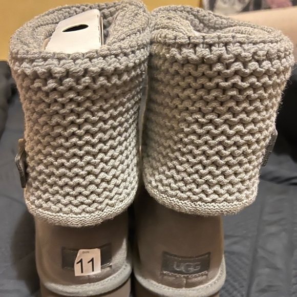 UGG Shaina Sweater Cuff Bootie - Picture 1 of 7